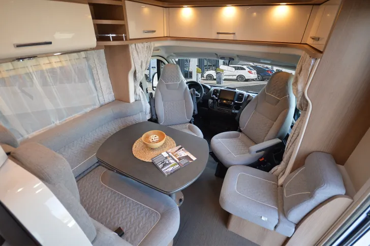 Fahrzeugbild Carthago C1-tourer T 143 KB-LE lightweight 3.5t #12