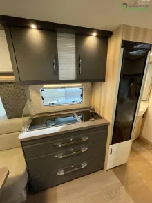 Fahrzeugbild Hobby De Luxe 460 UFe InterCaravaning Modell 2025 / Mover / Fahrradträger #9
