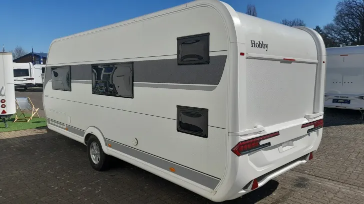 Fahrzeugbild Hobby De Luxe 560 KMFe 2000kg; TV-Halter; Univer.dose #4