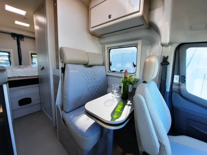 Fahrzeugbild Bürstner Lineo C 590 #7
