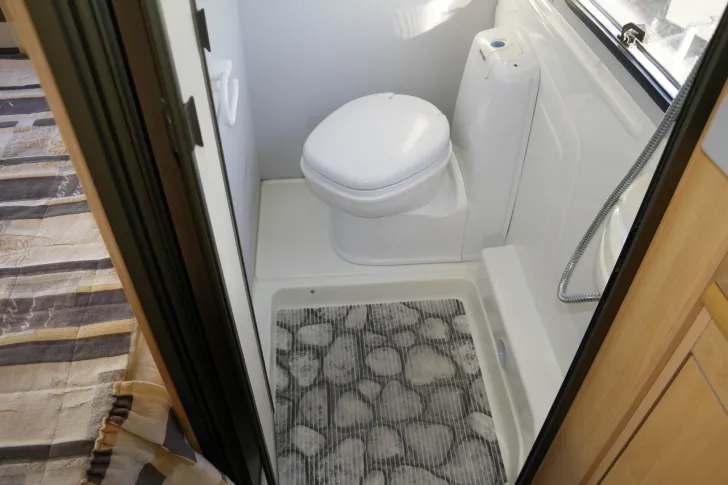 Fahrzeugbild Knaus Südwind 450 TF #22
