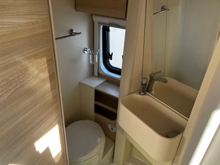 Fahrzeugbild Eura Mobil Van 595 HB #14