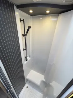 Bild 37 Knaus L!VE/LIVE TI 650 MEG -Platinum Selection-