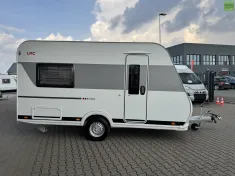 Bild 3 LMC Style 400 F 1500kg Klappbett Bugküche