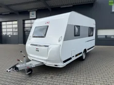 Bild 6 LMC Style 400 F 1500kg Klappbett Bugküche