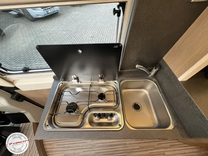 Fahrzeugbild Malibu Van Diversity 640 LE K charming GT skyview *junger Gebrauchtwagen* #14