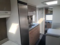 Bild 16 Dethleffs Nomad 490 EST Styling-, Sicherheits-, Duschpaket