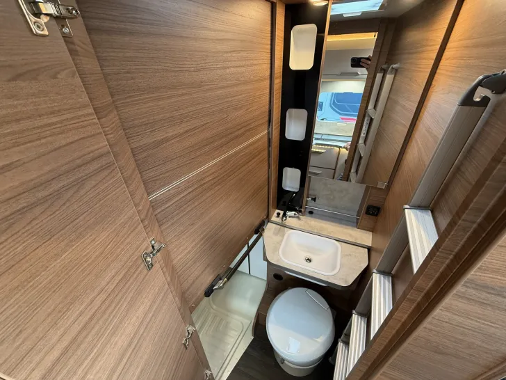 Fahrzeugbild Knaus TOURER VAN VANSATION 500 MQ, SAT,TV,NAVI,UVM... #13