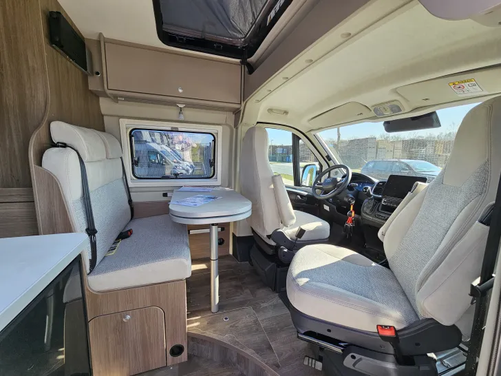 Fahrzeugbild Carado CV 600 PRO UPE: 77.192,- /8.292,- Sparen! #25