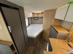 Bild 16 LMC Tourer Lift H 630 Hubbett Französisches Bett