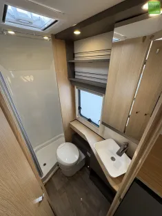 Bild 19 LMC Tourer Lift H 630 Hubbett Französisches Bett