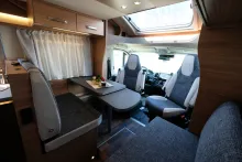 Fahrzeugbild Weinsberg CaraSuite 650 MF 140 PS Schalter #12