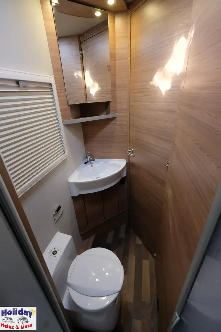 Fahrzeugbild Weinsberg CaraSuite 650 MF 140 PS Schalter #20