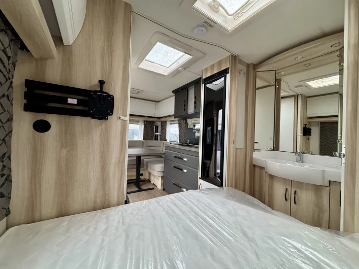 Fahrzeugbild Hobby De Luxe 460 UFe #11