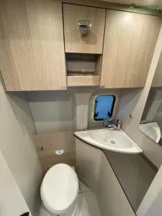 Bild 15 Bürstner LINEO C 590 Brava Automatik / Gästebett