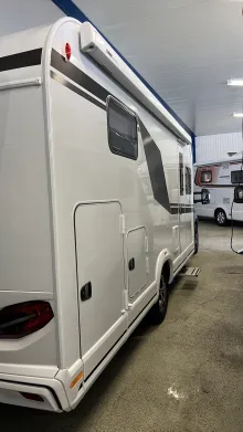 Schräg Hinten Knaus L!VE TI 700 MEG Care Drive Advance