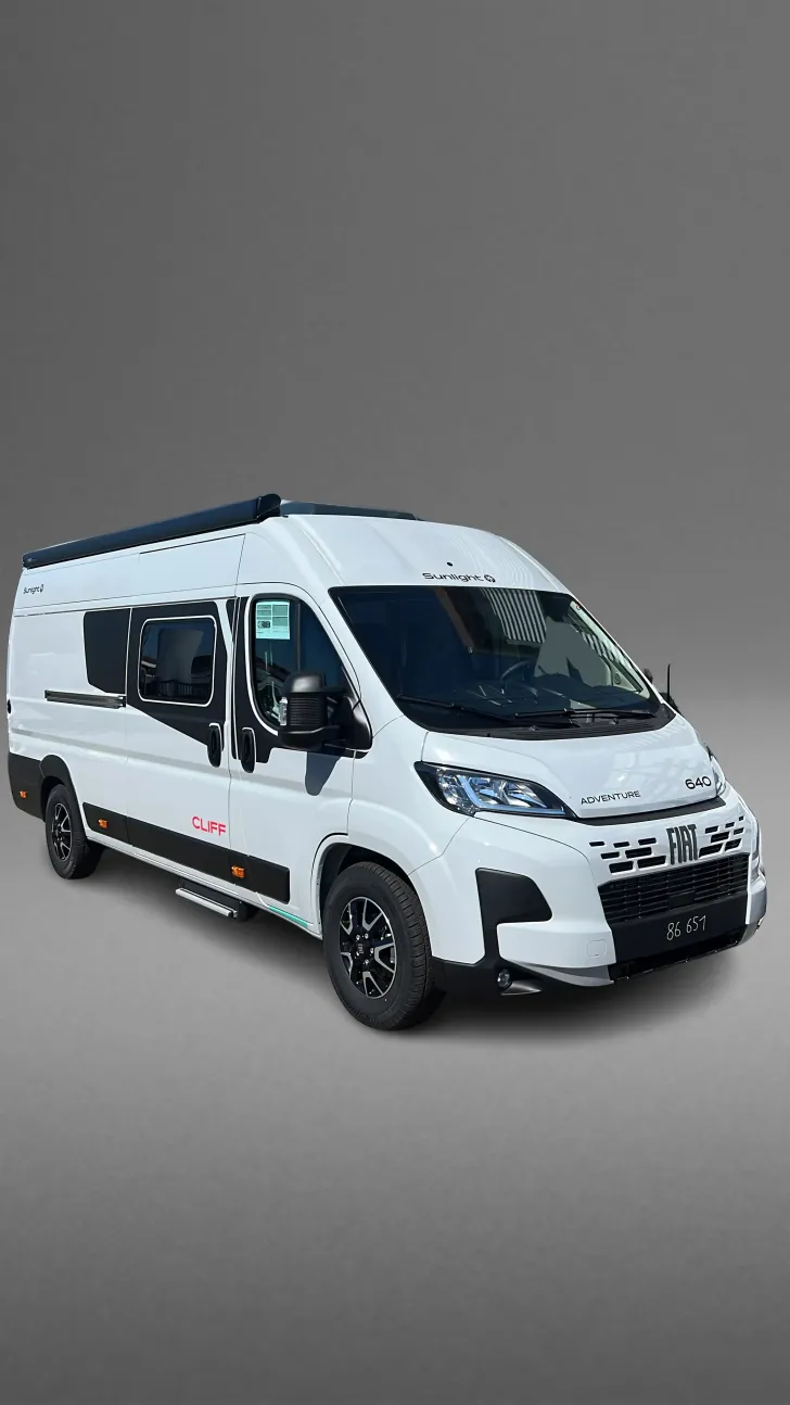 Schräg Vorne Sunlight Camper Van CLIFF 640 Adventure Edition