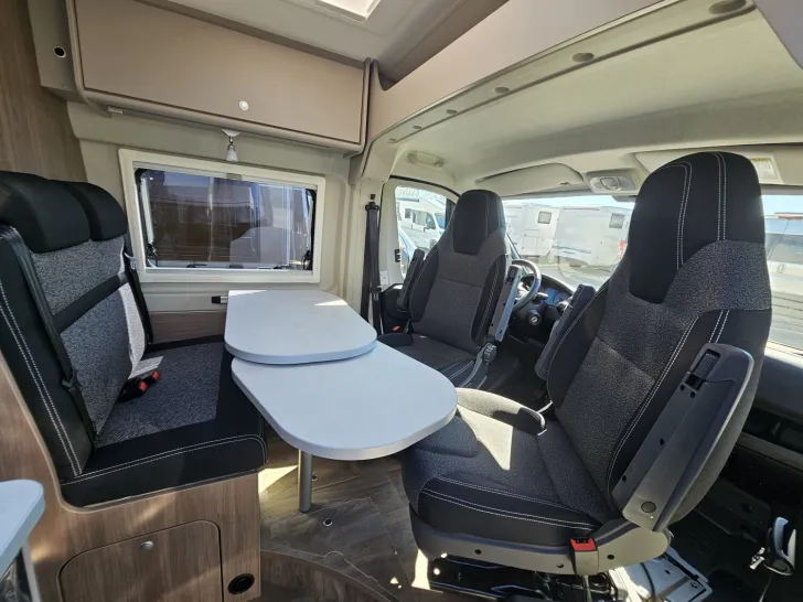 Fahrzeugbild Carado pro CV 640 Automatik|Markise|Combi 6E|Alu-Räder #15