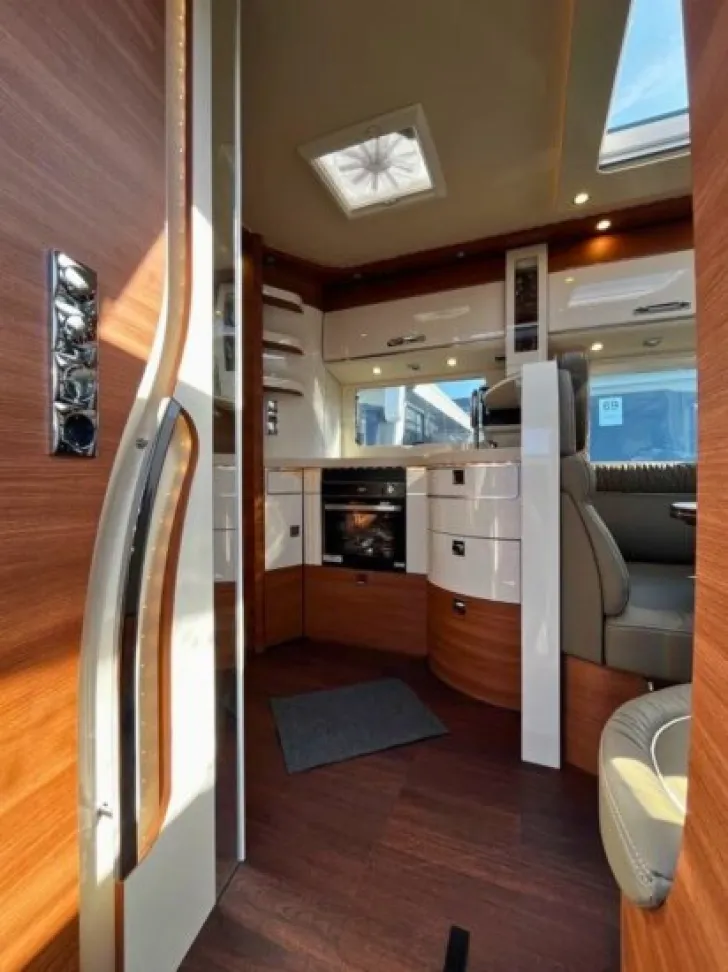 Fahrzeugbild Carthago chic c-line I 5.9 XL LE ohne Hubbett AKTIONSMODELL #6