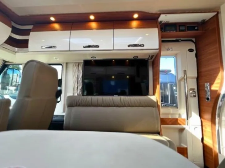 Fahrzeugbild Carthago chic c-line I 5.9 XL LE ohne Hubbett AKTIONSMODELL #8