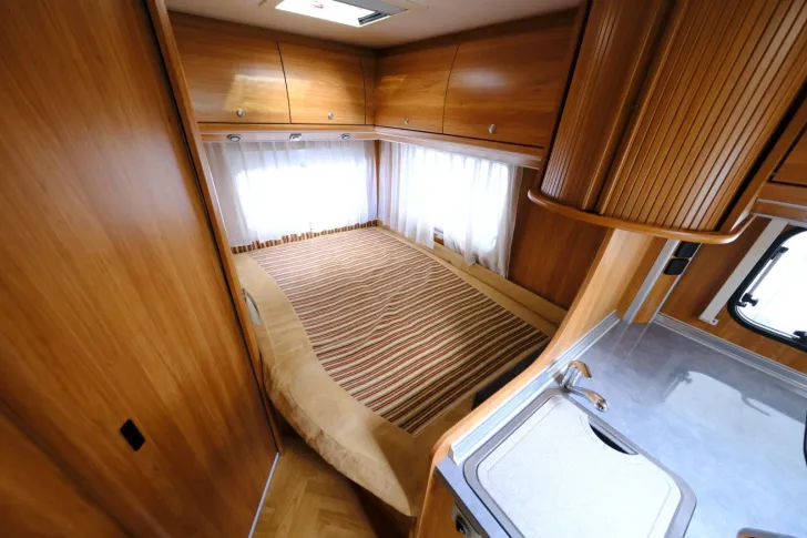Fahrzeugbild Bürstner T 580 Marano/Festbett/Solar/Markise/nur 5,99 m #14