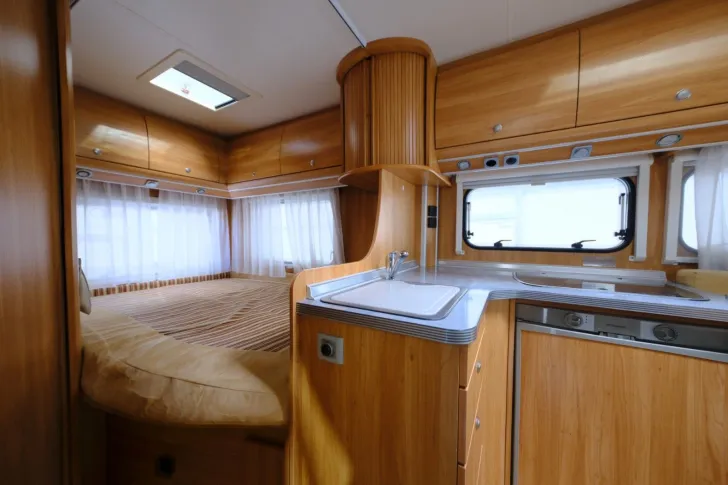 Fahrzeugbild Bürstner T 580 Marano/Festbett/Solar/Markise/nur 5,99 m #16