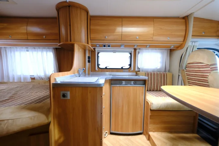 Fahrzeugbild Bürstner T 580 Marano/Festbett/Solar/Markise/nur 5,99 m #18