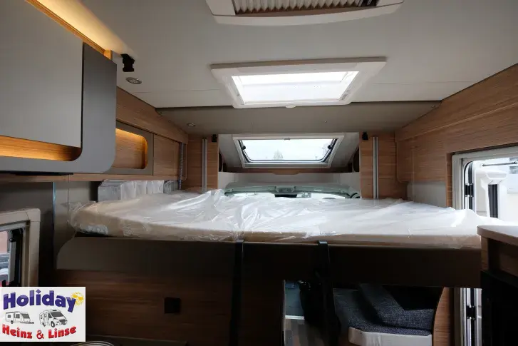 Fahrzeugbild Weinsberg CaraSuite 700 ME 140 PS Schalter #18