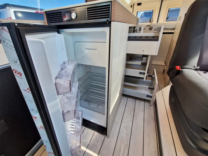Fahrzeugbild Westfalia Columbus 600 D 140 PS Automatik Automatik*Solar #6
