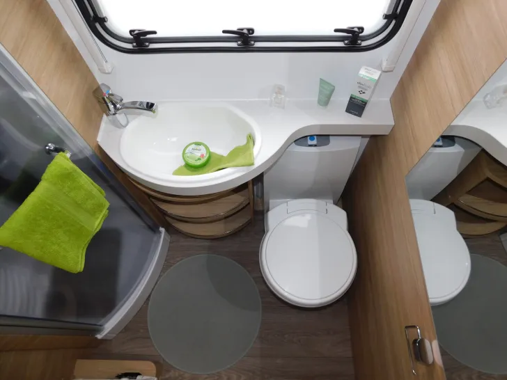 Fahrzeugbild Fendt Bianco Activ 720 SKDW 2500Kg,CittyWasser,TV-Halt #17