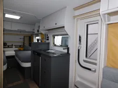 Bild 7 Fendt Apero 465 TG Auflastung, Einzelbettauszug