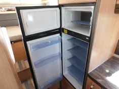 Bild 22 Knaus Sky Wave 700 MEG Klima, RFK, AHK, Hubbett