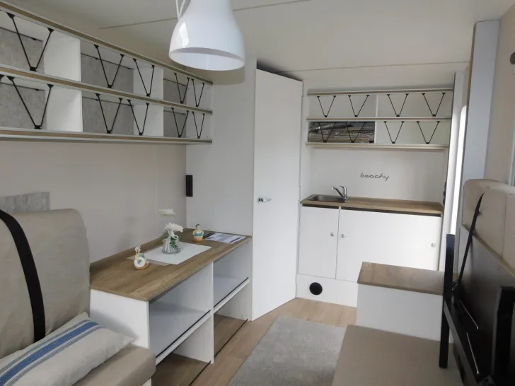 Fahrzeugbild Hobby Beachy 420 Neuss-Edition inkl. Sonnensegel #13