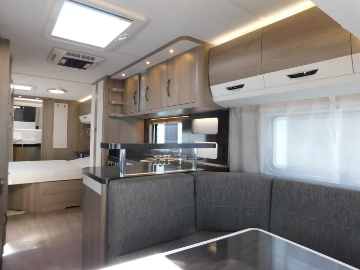Fahrzeugbild Hobby Prestige 720 WQC ALDE, Dachklima, DuoControl, TV #7