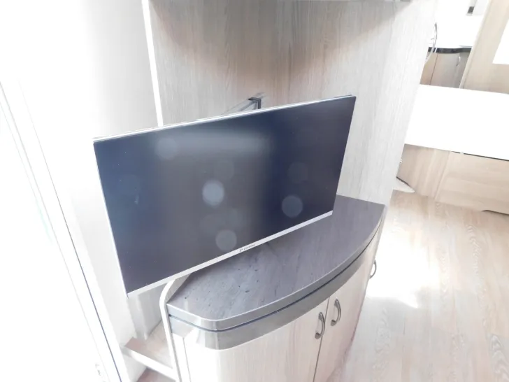 Fahrzeugbild Hobby Prestige 720 WQC ALDE, Dachklima, DuoControl, TV #11