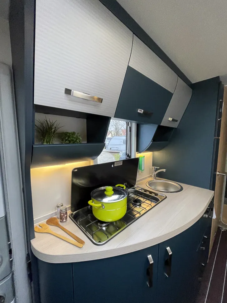 Fahrzeugbild Knaus Sport & Fun 480 QL Motorradhalter #15