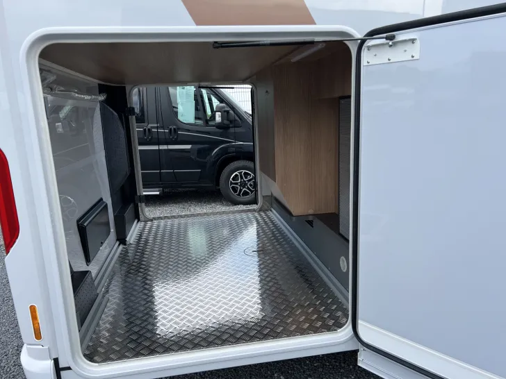 Fahrzeugbild Carthago C2-tourer I 147 RB LE L Mercedes (269) #10