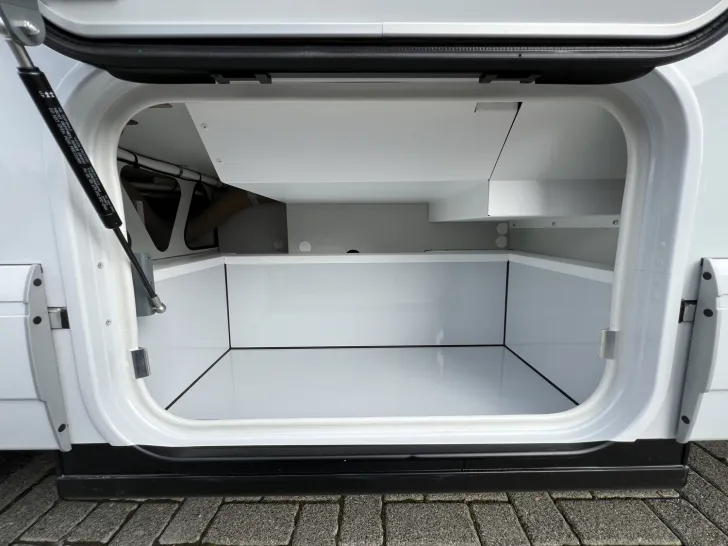 Fahrzeugbild Carthago C2-tourer I 147 RB LE L Mercedes (269) #12
