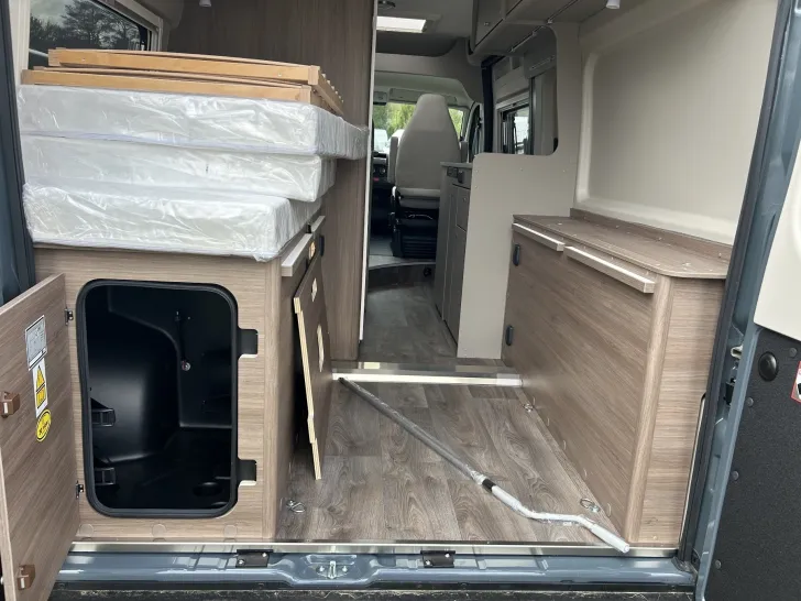 Fahrzeugbild Carado Camper Van CV 600 pro Markise+Kamera #7