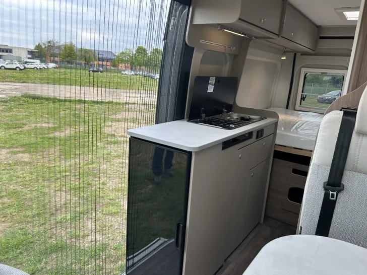 Fahrzeugbild Carado Camper Van CV 600 pro Markise+Kamera #15