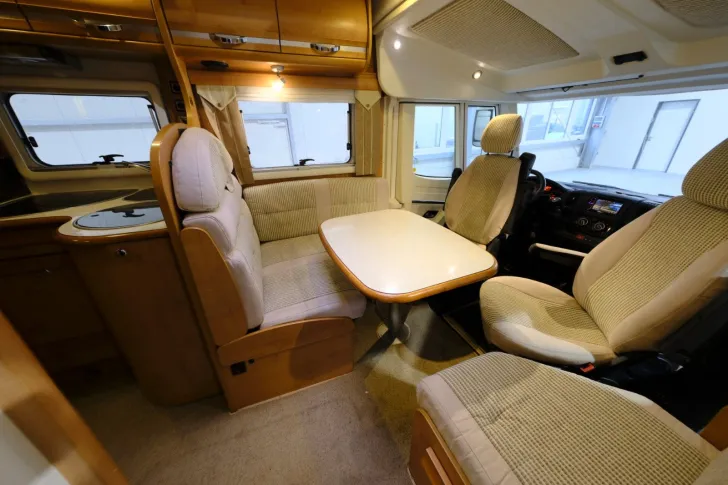 Fahrzeugbild Rapido 9083 DF/Festbett+Hubbett/Garage/Solar/Klima/Mark #9