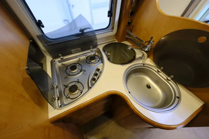 Fahrzeugbild Rapido 9083 DF/Festbett+Hubbett/Garage/Solar/Klima/Mark #17