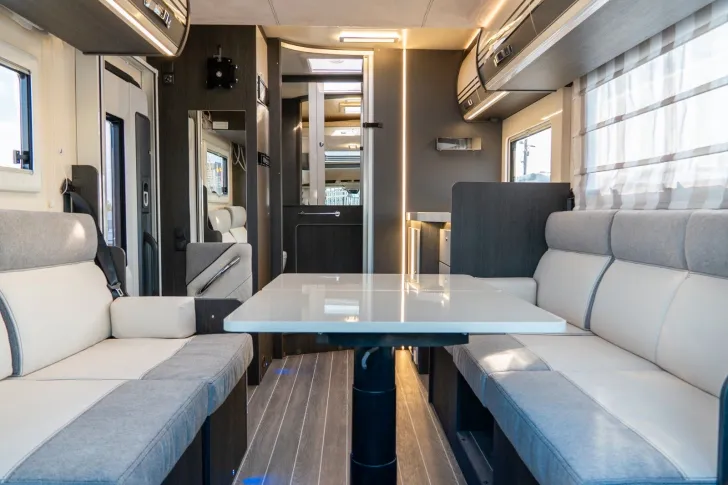 Fahrzeugbild Roller Team Kronos 234 TL *Mj.25*165PS*Hubbett*Solar*Ford #10