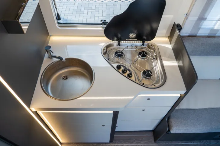 Fahrzeugbild Roller Team Kronos 234 TL *Mj.25*165PS*Hubbett*Solar*Ford #14