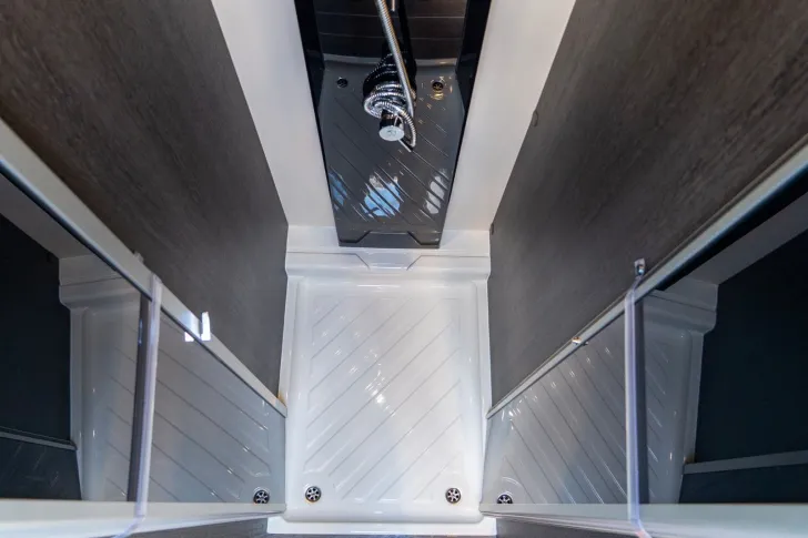 Fahrzeugbild Roller Team Kronos 234 TL *Mj.25*165PS*Hubbett*Solar*Ford #18