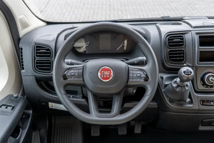 Fahrzeugbild Rimor Super Brig 95 Plus EINZELBETTEN+HUBBETT+RAHMENF #7