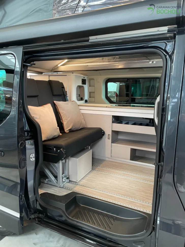 Fahrzeugbild Bürstner Playa Limited C500 Automatik / Anhängerkupplung #8