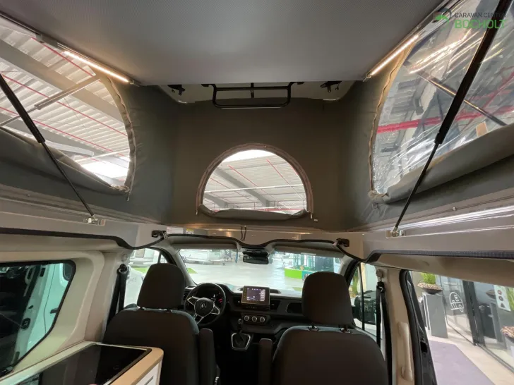 Fahrzeugbild Bürstner Playa Limited C500 Automatik / Anhängerkupplung #14