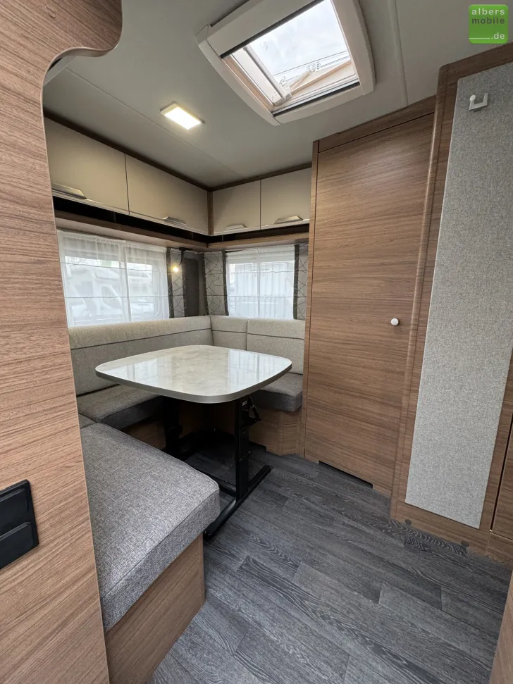 Fahrzeugbild Knaus Sport 500 EU Einzelbetten 1700kg Rundsitzgruppe #9