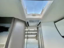 Fahrzeugbild Bürstner Lyseo TD 736 Rolli barrierefrei mit Sitz-Hublift #18